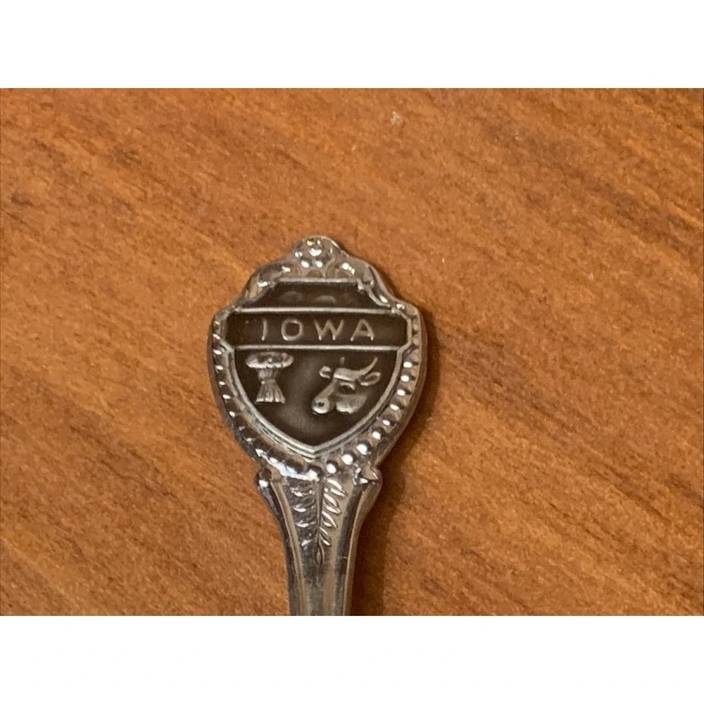 Lot Of 3 Souvenir Spoons Silver Toned‎ Made In Japan Mt Rainier, Oregon & Iowa